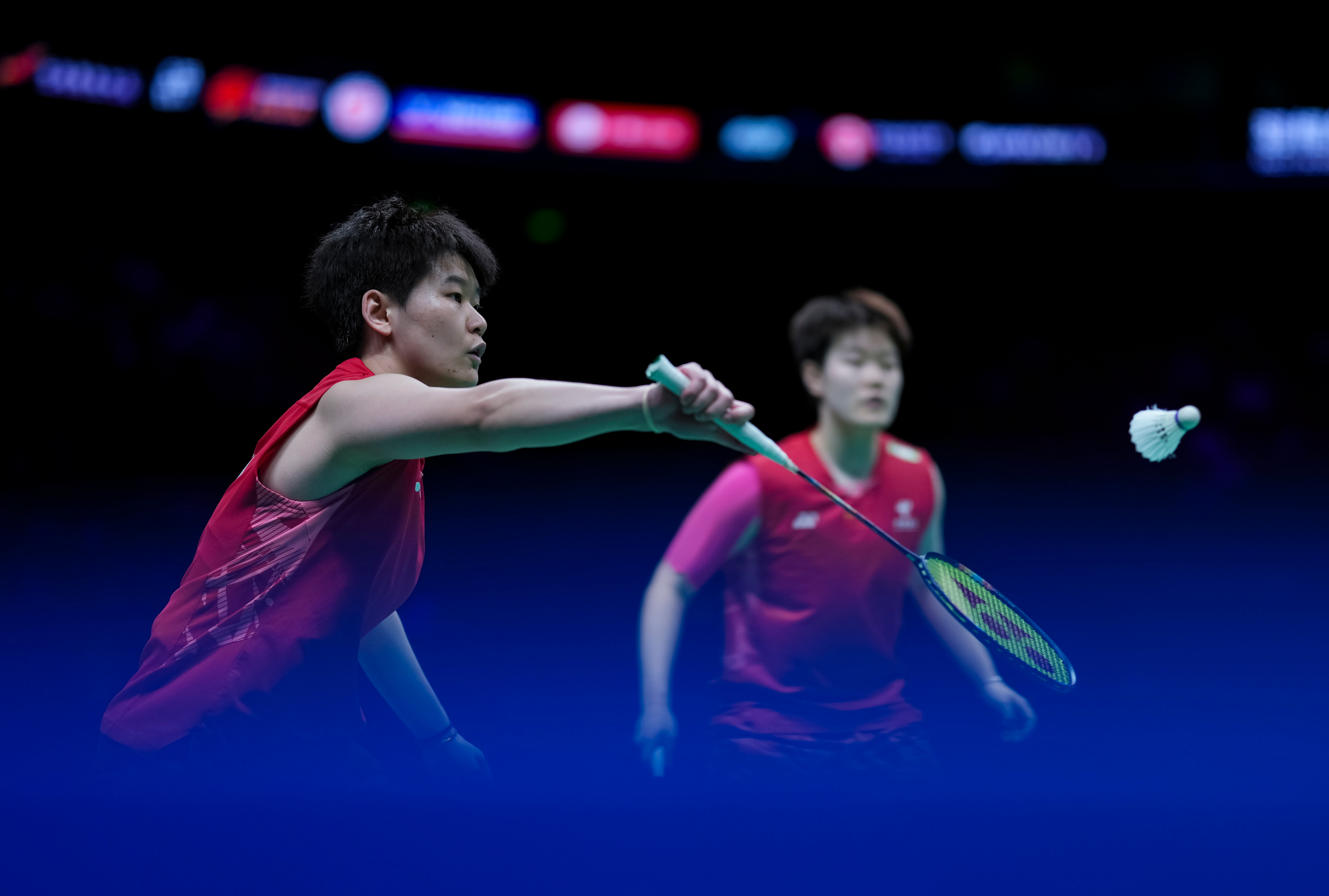 羽毛球决赛：中国队连胜夺冠