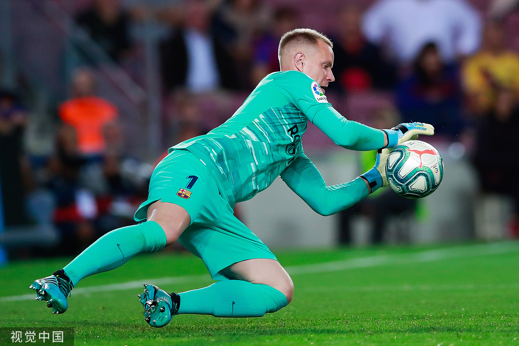  波尔图成功零封巴萨,门将赛后获得全场最佳进球 