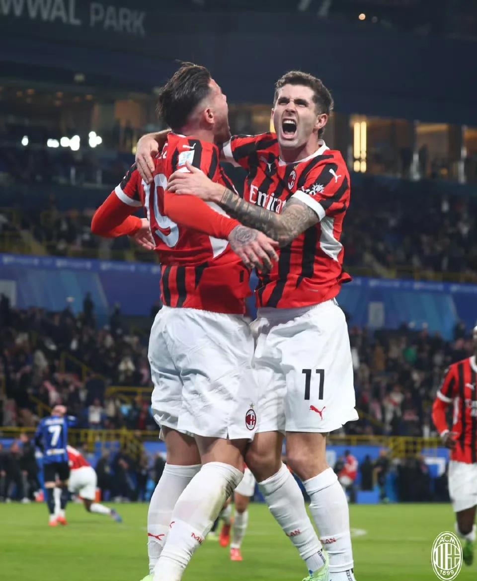 包含国米重伤倒地，马竞全队围拢祈祷，场面感人的词条